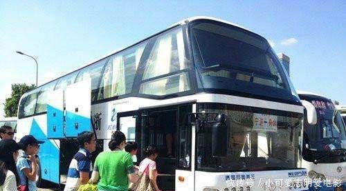 受国人喜爱的卧铺大巴车已被全面取消，取消的原因让人后怕！