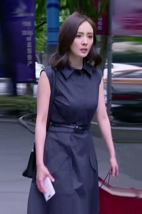 服了杨幂！“三角短裤”也敢穿着走机场，网友：幸福的刘恺威