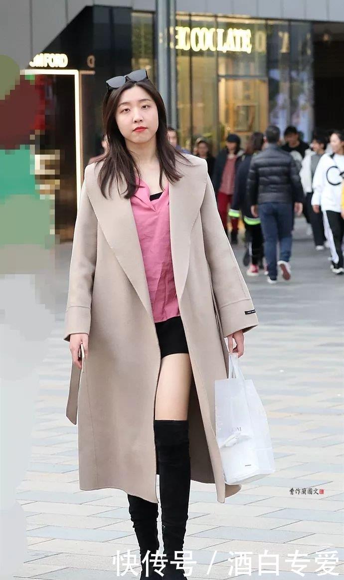 『表达自己』街拍:把高筒靴穿出高级感的美女