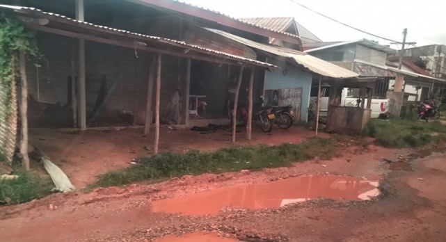 老挝中国旅行团车祸，14人死亡，实拍这里的公路路况到底有多差