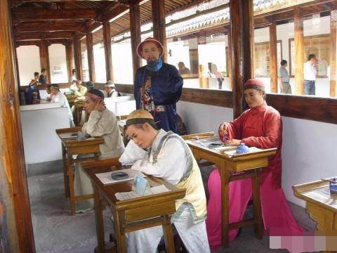 古代进士举人秀才,相当于现在什么层次的人?