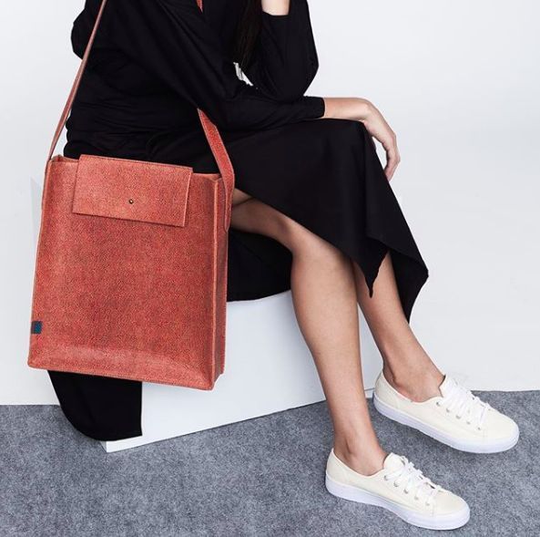 没有北极狐、没有 Herschel …爆灯推荐这款小众包包