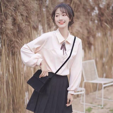 「气质」泡泡袖+牛仔裤,轻松穿出时髦感,显瘦又气质