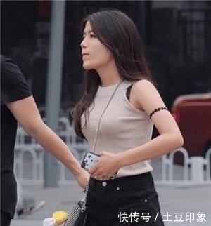 富有|街拍:富有活力的小姐姐,秀出青春活力范,哪一位最美