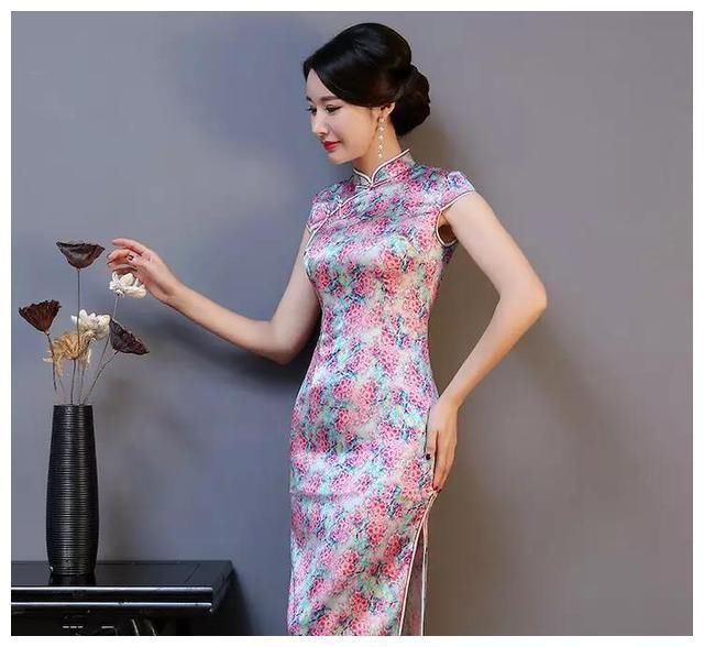 能甩连衣裙十条街的碎花旗袍，让你做一回浪漫小女人！