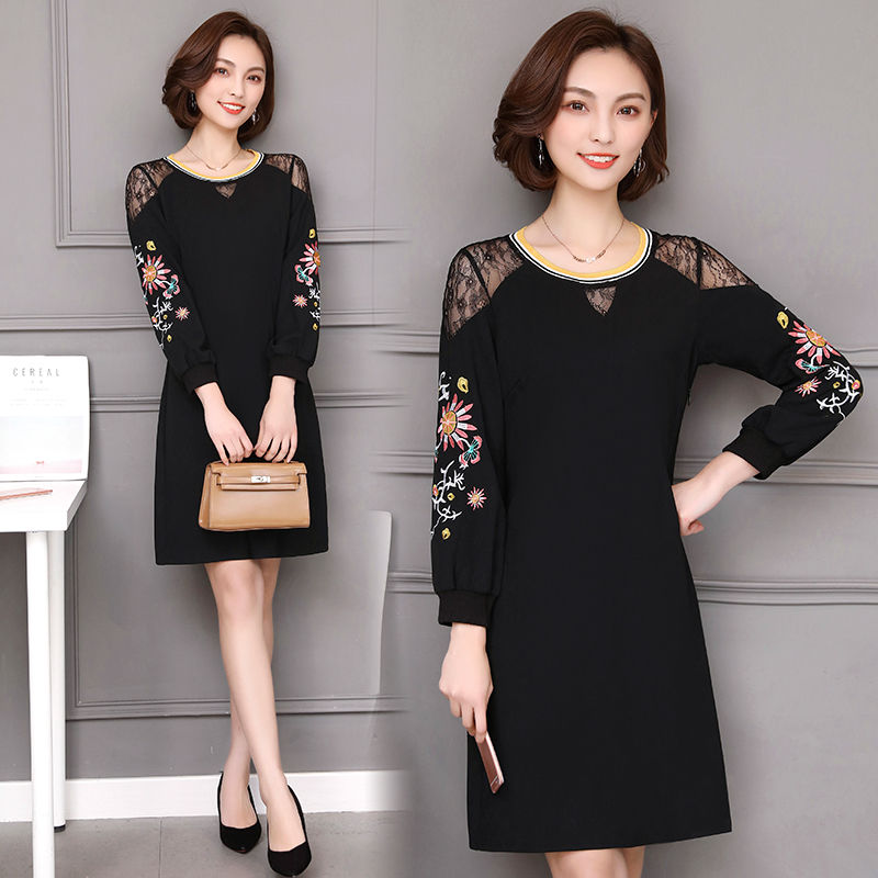 48岁婆婆真会穿!初秋穿这高贵“妈妈装”，上身嫩美像个大姑娘