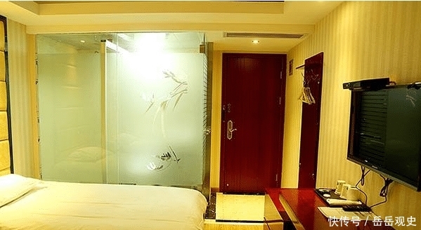 酒店钟点房只能睡4个小时，深受年轻男女喜爱，这点时间能做什么