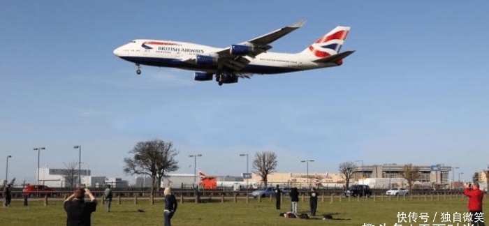 小区每天飞过1千架飞机，最低距房顶仅10米，居民怎么睡觉！