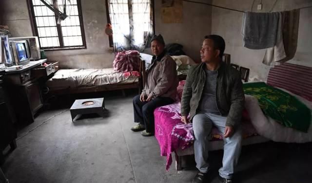 失落深山的汞矿遗址，曾经城里姑娘想嫁这里，小伙做梦都想进工厂