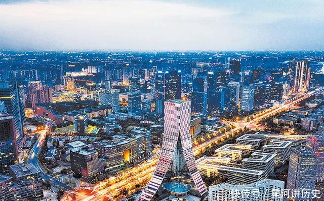 中国最幸福城市GDP10年增长了1万亿,如今GDP比省内第二高万亿