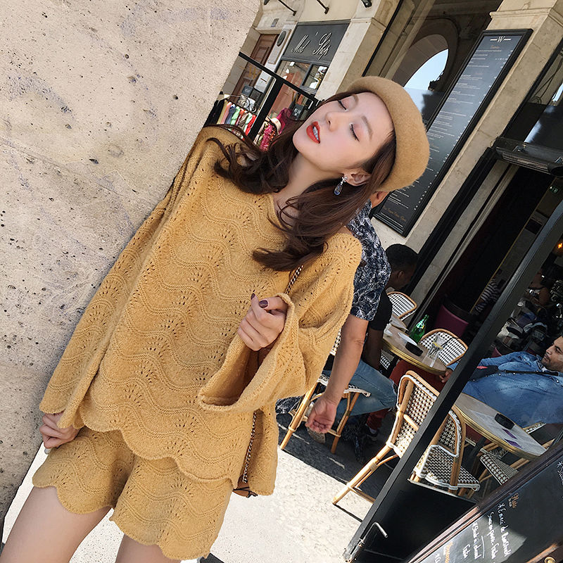 9月天开始凉了，短裤短袖别穿了，建议买这洋气套装，好穿到爆