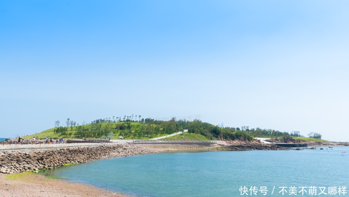 青岛一座荒凉的小岛,突然火爆成了网红打卡地