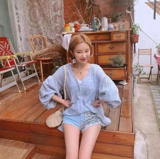 胸大的妹纸这样穿才会时髦高级又显瘦