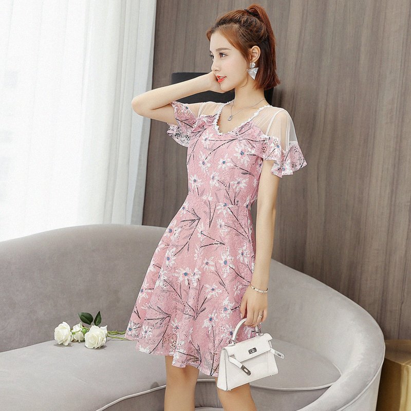 女人身材好不好?看大腿!学学下面这样穿，男人的眼睛移也移不走