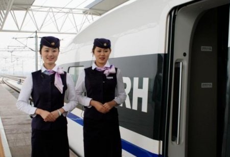  离职率■高铁女乘务员青春靓丽，为啥离职率那么高？离职女乘务