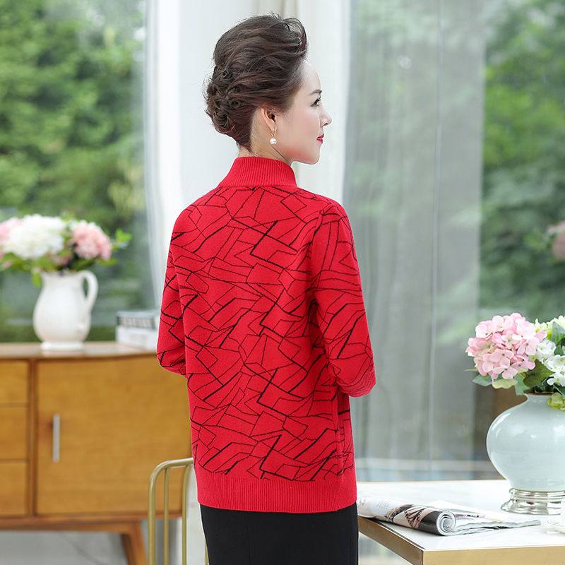 60后女人千万别打扮的太老气!多穿这几款妈妈装，气质显年轻