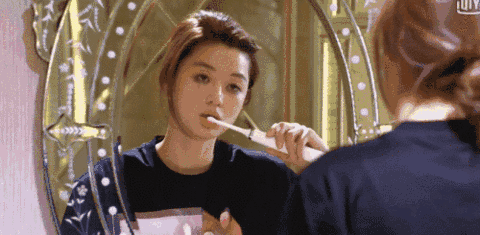 欧阳娜娜和孙怡也看世界杯!不懂这些护肤技巧哪能熬得住?