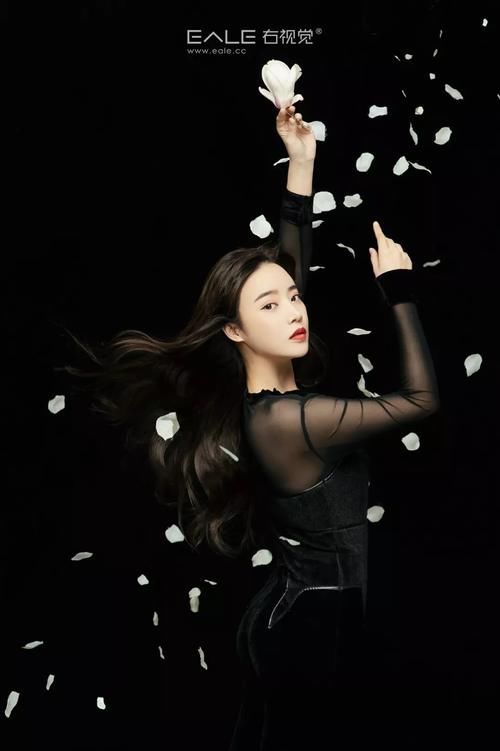 必收藏！百张女孩与花摄影作品！-右视觉十周年饕餮视觉盛宴。