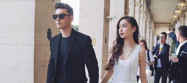 40岁黄晓明机场街拍装嫩，陈伟霆鹿晗最爱的破洞牛仔裤你真敢穿呀