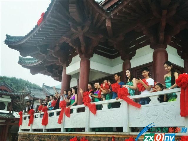 成年人的童话：方城七十二潭风景区惊现美人鱼留人间