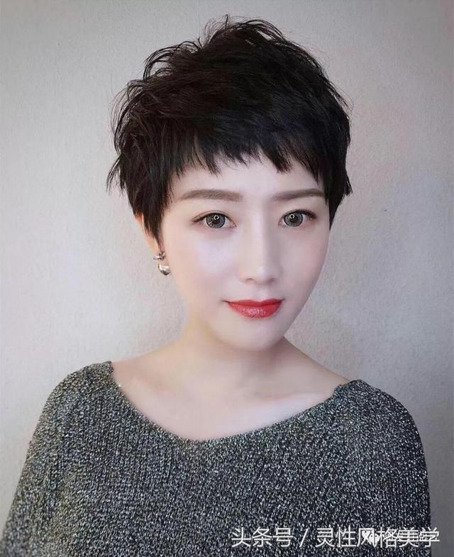 三四十岁的你发型别瞎剪了，有这30款短发就够了！