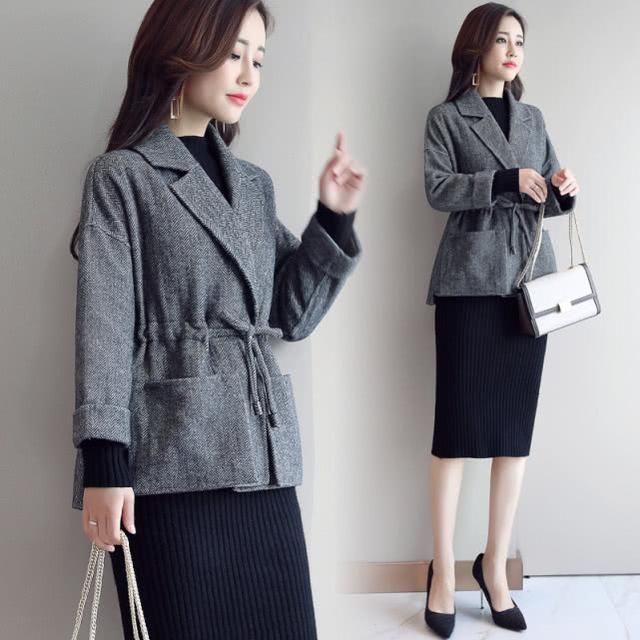 小个子女人别买羽绒服啦,太显矮!今年流行大衣+裸靴,楚楚动人