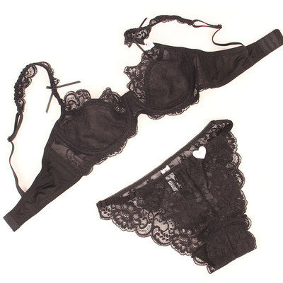 女人到了50岁，就该穿这些文胸，下面女人怎么穿，一个比一个美