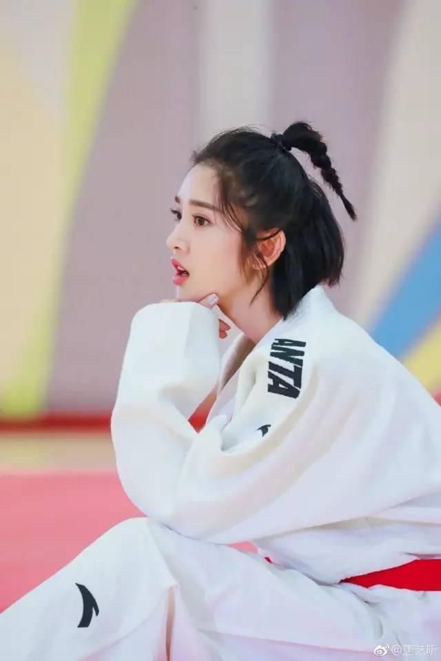 想要留住芳华?钟楚曦阚清子告诉你:梳好你的冲天羊角辫