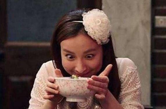 明星吃泡面：张艺兴霸气，吴京敬业，鹿晗不顾旁人，王思聪接地气