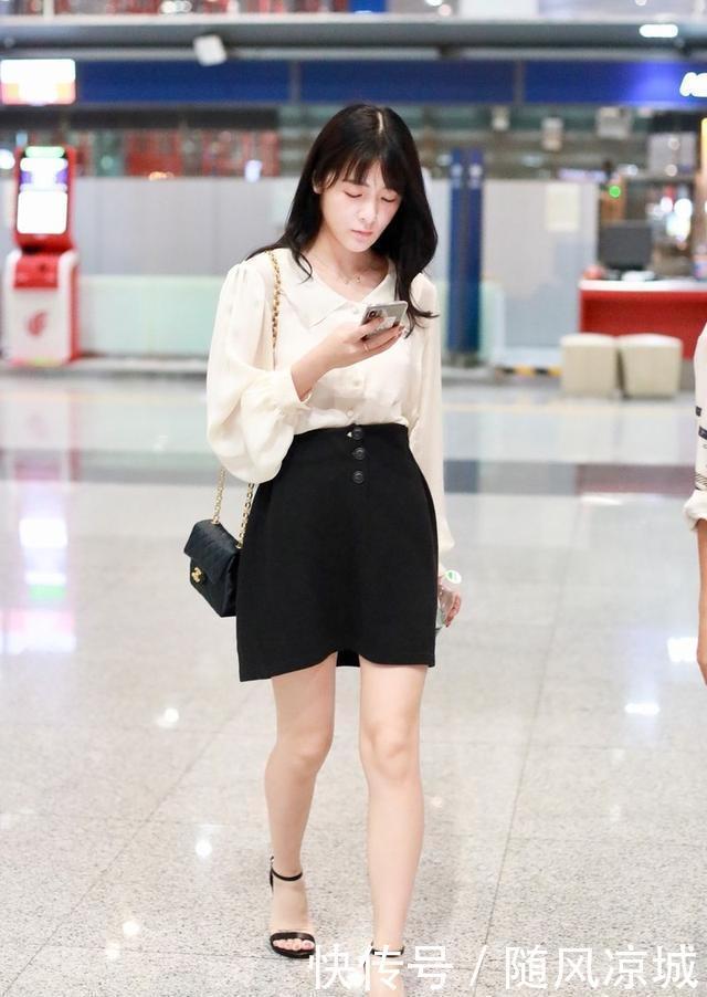 「小脚牛仔裤」衣服袖子才是粗臂女孩的救星!学达人这样穿,跟拜拜肉说再见!