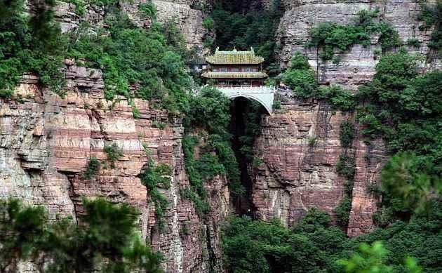 千年不倒的悬空寺，古人的建筑智慧让人瞠目结舌，你被骗到了吗