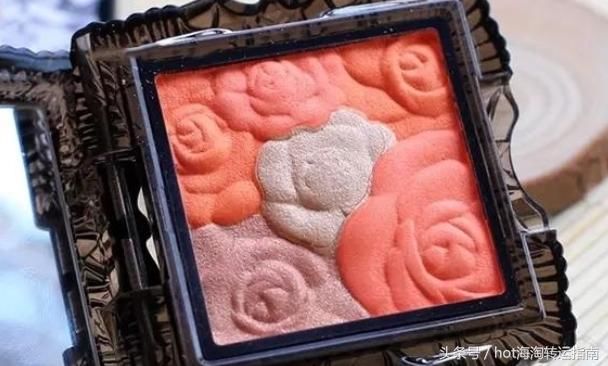 刘亦菲广州出关，终于瘦下的她，我还发现了~