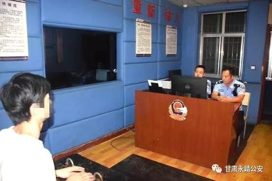 快手随拍枉“发言”，散布谣言被拘留!