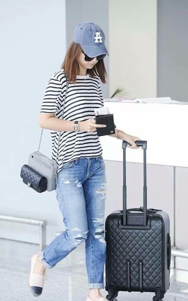 林心如都是个生完孩子的人了，还要穿背带裤来装嫩!