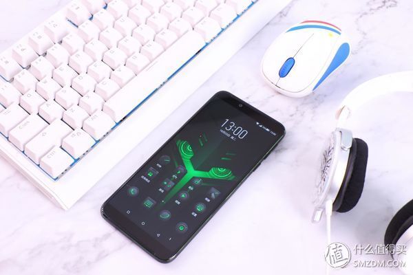 “信仰之灯”突破视觉界限，黑鲨游戏手机Helo开启手游体验新境界