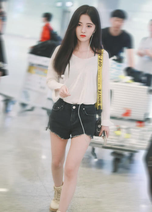 鞠婧祎不p图差别很大?穿仙女裙却成“五大三粗”,假的76斤?