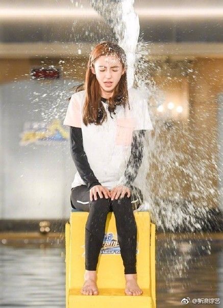 AB玩不起?连双丸子头护体大招都用上了,谁再