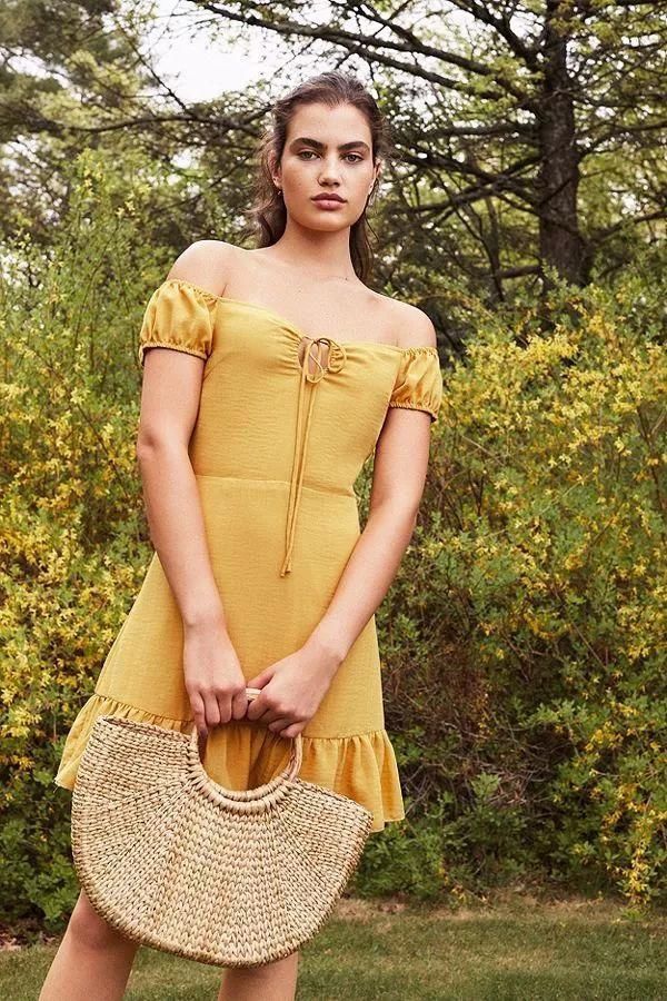 奶奶，你的菜篮子我抱走了哈~