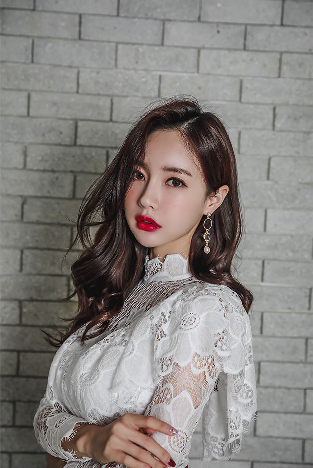 涟漪巴伦西亚围领刺绣衣裙