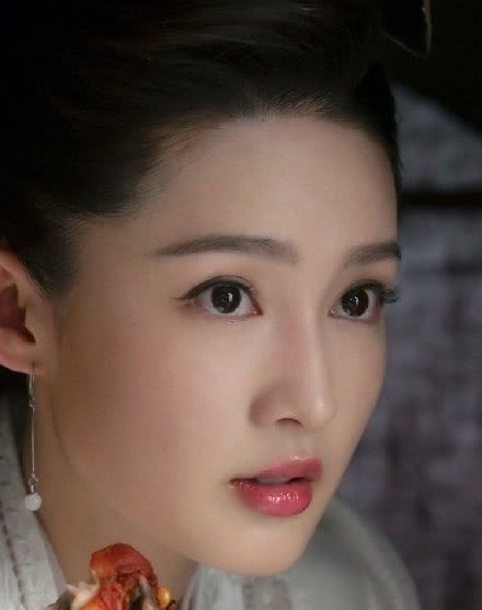 『奥尔良』庆余年里的穿帮镜头,没想到是从李沁手里的鸡腿开始的!