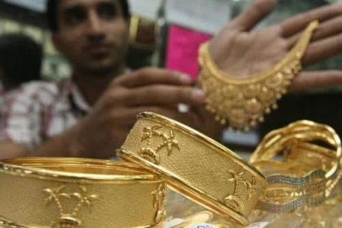 中国游客不解：为何印度人都带着各种金饰，难道印度黄金不值钱？