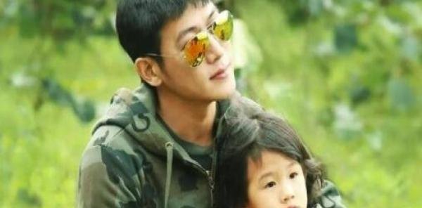 郑爽父亲发文怒怼谣言霸气护女 盘点娱乐圈老父亲宠女儿N种方式