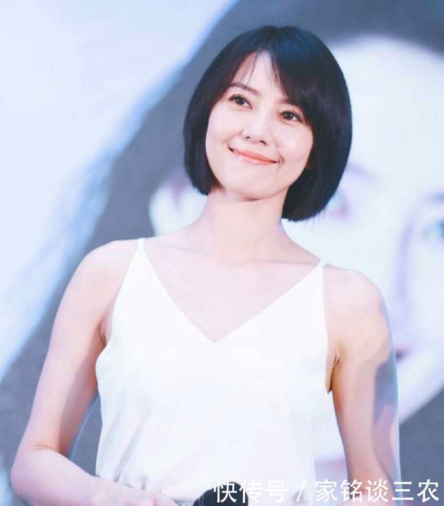 高圆圆在某活动中，她剪了短发，也是非常漂亮的，美出了新高度