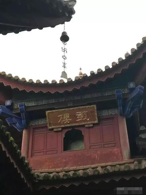 这座古寺有两套五百罗汉，一彩一金各具特色，华亭寺真稀奇