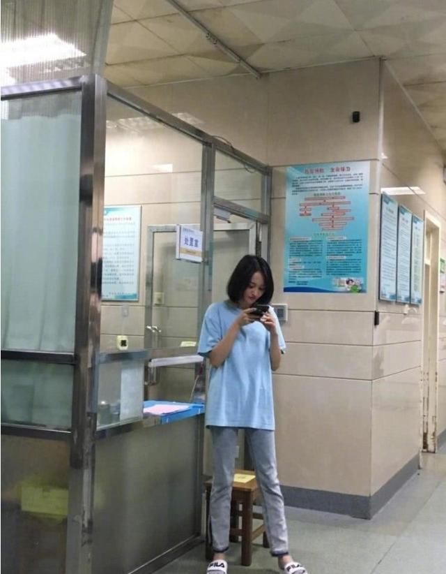 安吉小鱼儿机场上演塑料兄弟情，郑爽恋情曝光新剧现场消息秒回