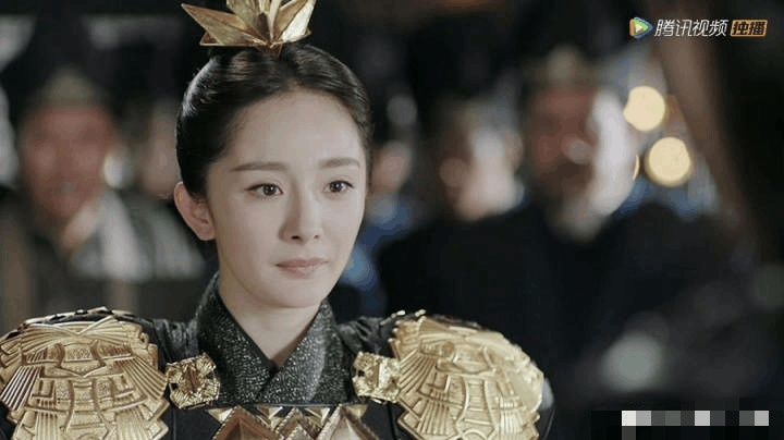 杨幂发游戏广告遭人指责误导孩子, 网友分两派争论不休