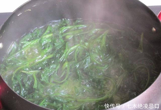 「糯弹」清明马上就要到了,手把手教会您青团做法,软糯弹牙超好吃,清香