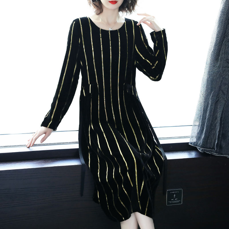 新发现:2个小时前才上的秋裙。比旗袍美，比真丝贵，简直美翻天