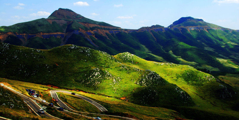 中国唯一没有平原的省份,风景绝佳,有2.1万座公路桥梁