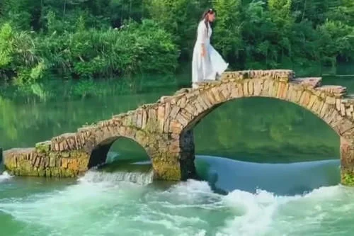 这里风景美如画“硬核”吟诗赠天下:谁家玉女桥上过,好似漫步水中仙【2020热门旅游景点】